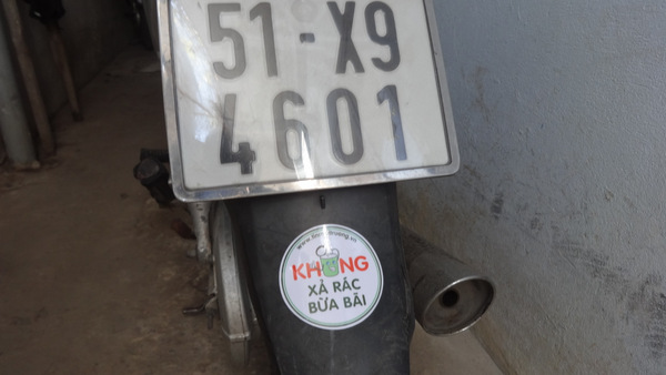 10.000[-]sticker[-]“Không[-]xả[-]rác[-]bừa[-]bãi”[-]đã[-]đến[-]với[-]cộng[-]đồng